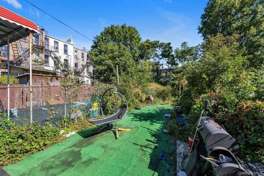 197 Nichols Avenue Brooklyn NY 11208