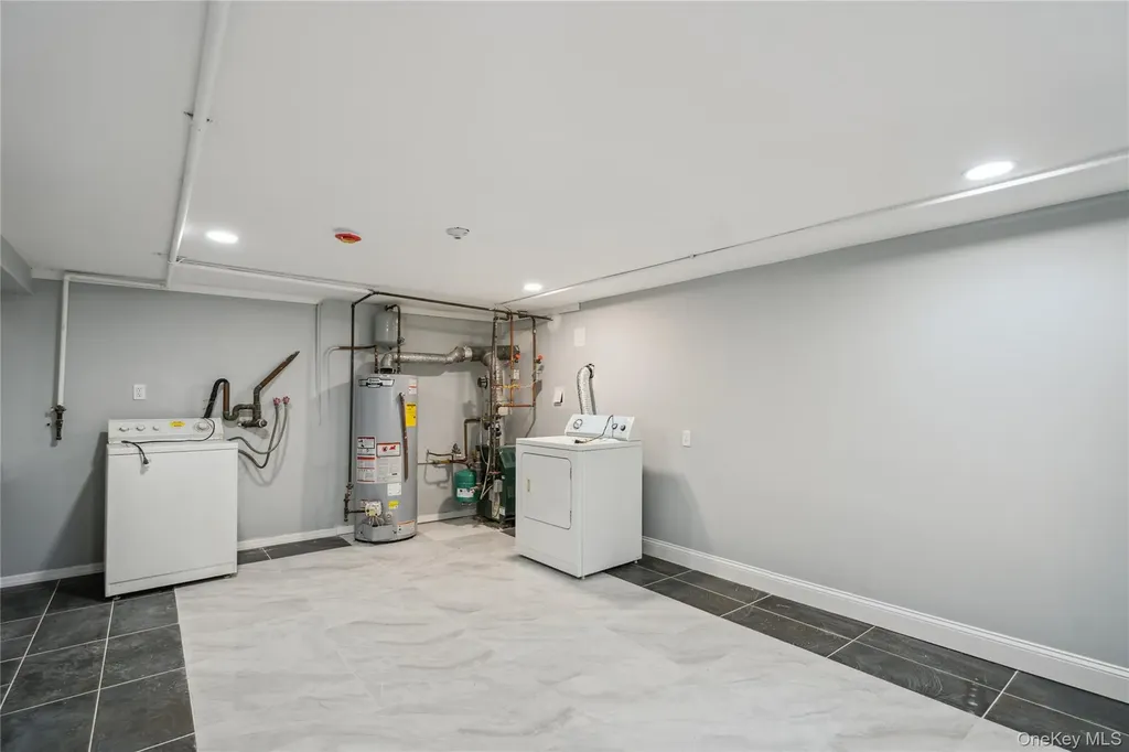 36 Pinewood Drive Commack NY 11725