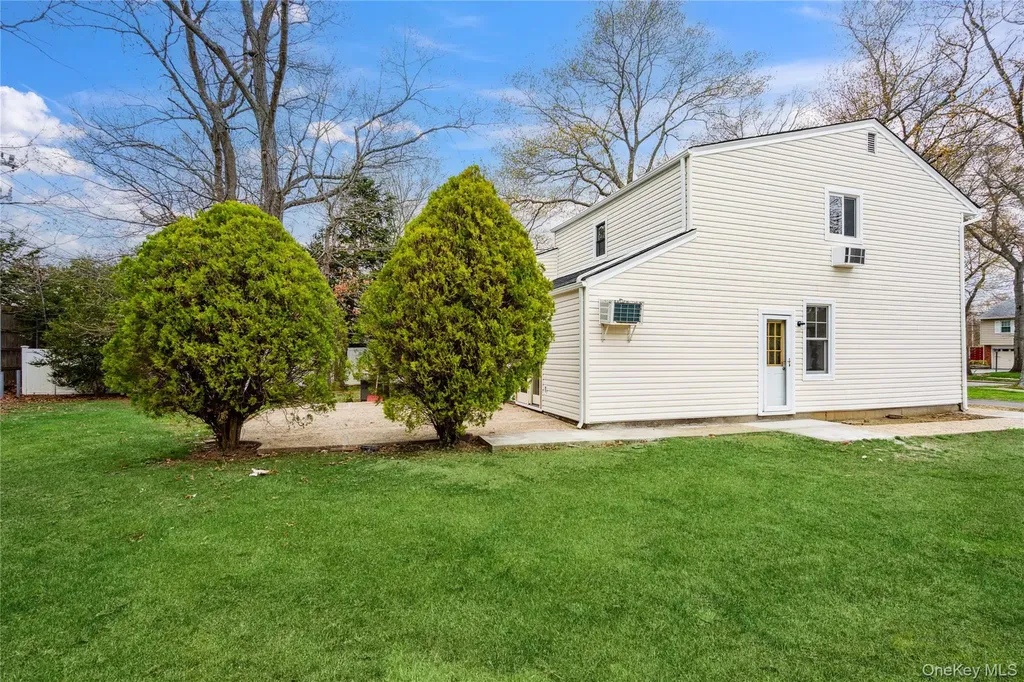 36 Pinewood Drive Commack NY 11725