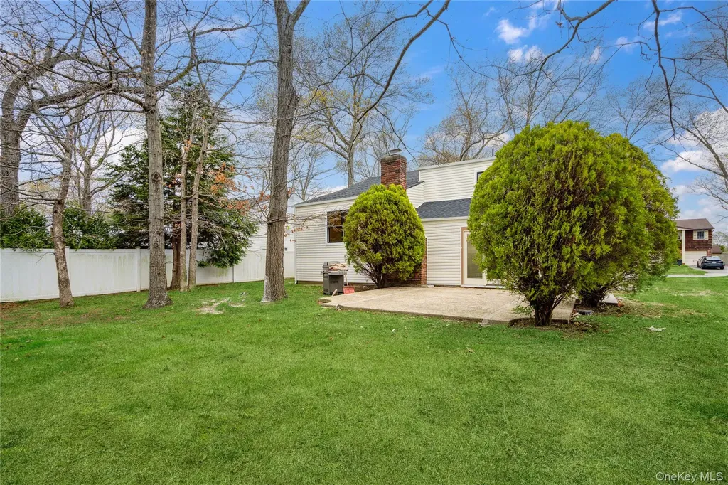 36 Pinewood Drive Commack NY 11725
