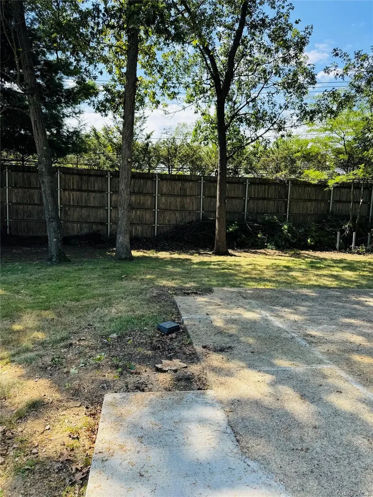 36 Pinewood Drive Commack NY 11725