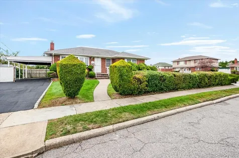 111 Michael Place Bethpage NY 11714