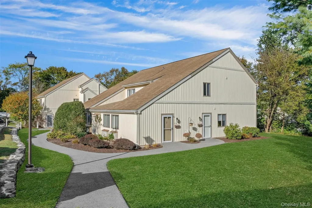 17 Cromwell Place Mohegan Lake NY 10547