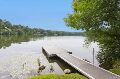 17 Cromwell Place Mohegan Lake NY 10547