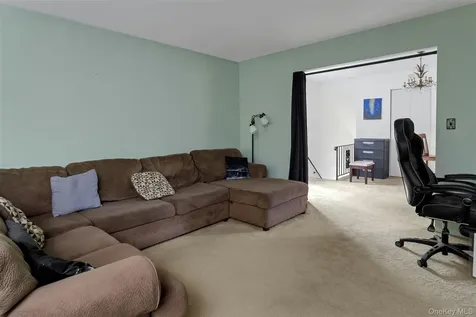 17 Cromwell Place Mohegan Lake NY 10547