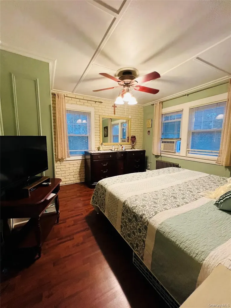 512 Logan Avenue Bronx NY 10465