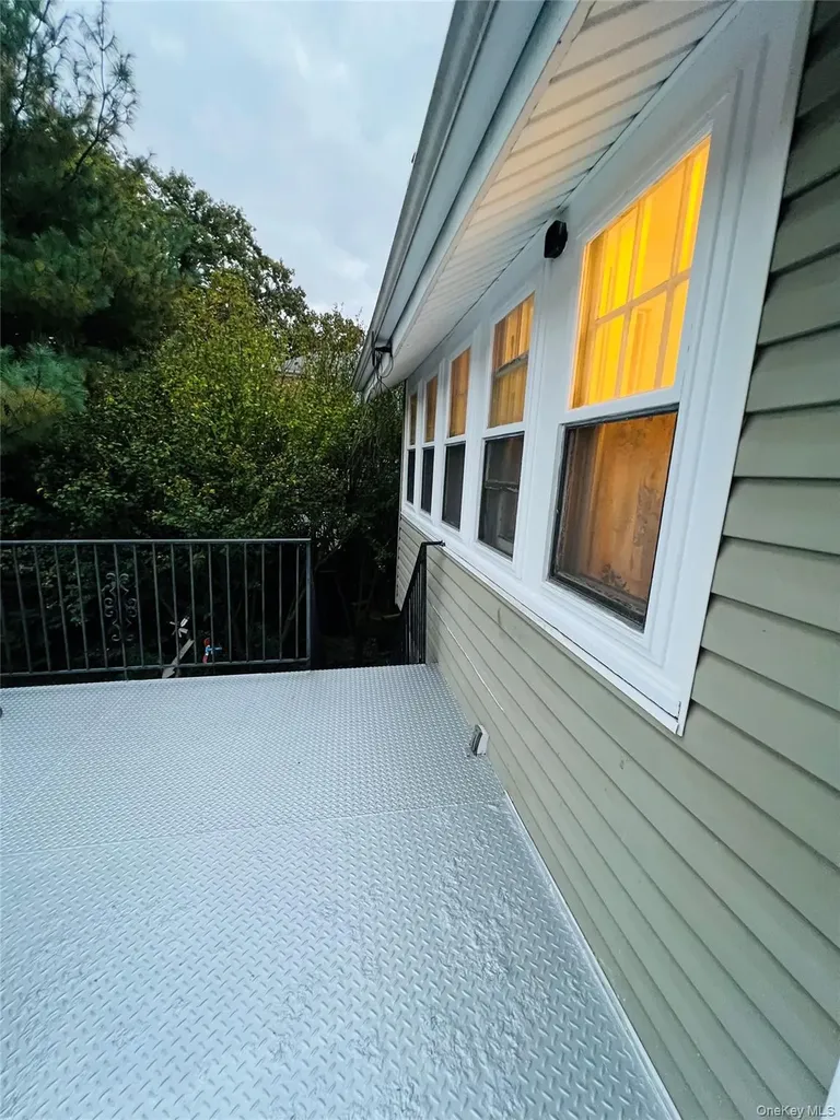 512 Logan Avenue Bronx NY 10465