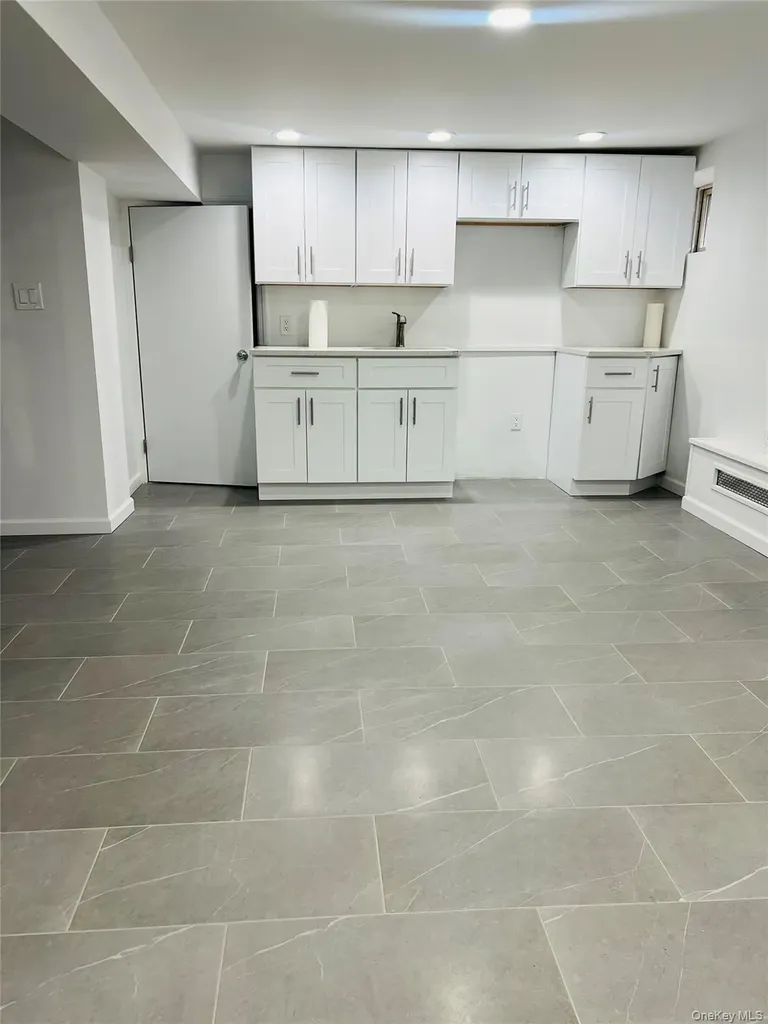 512 Logan Avenue Bronx NY 10465