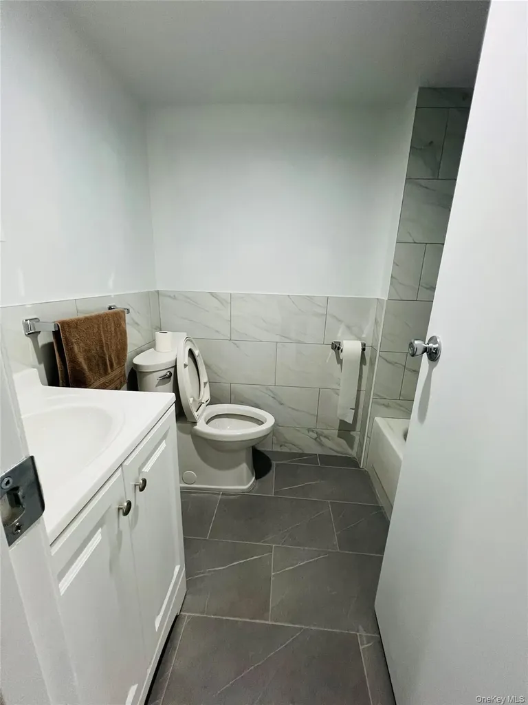 512 Logan Avenue Bronx NY 10465