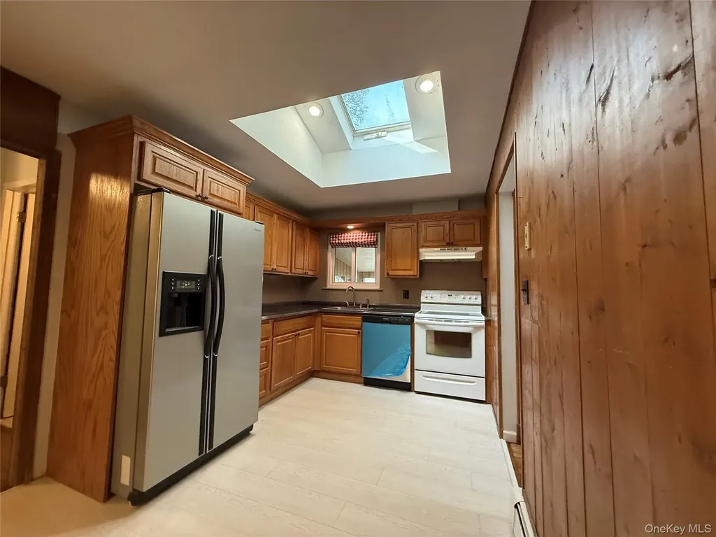 50 Newcomb Trail Ridge NY 11961