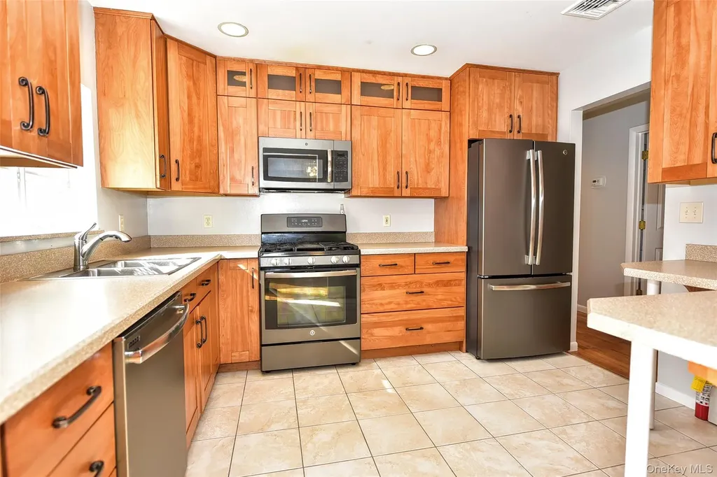 33 S Hillcrest Road Suffern NY 10901