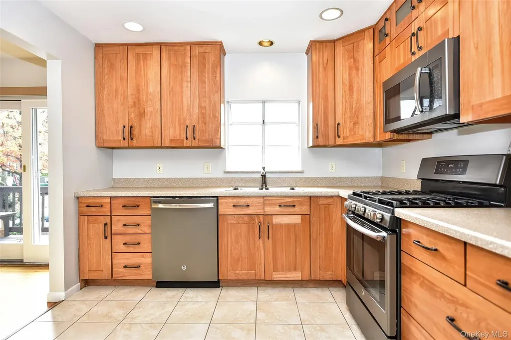 33 S Hillcrest Road Suffern NY 10901