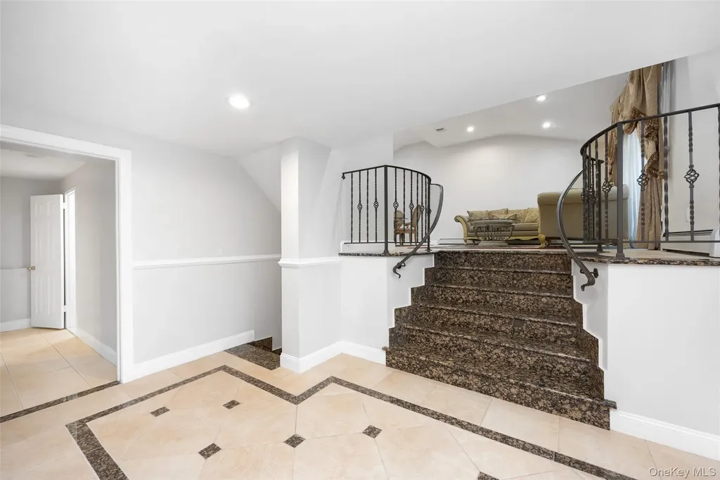 36 Red Spring Lane Glen Cove NY 11542