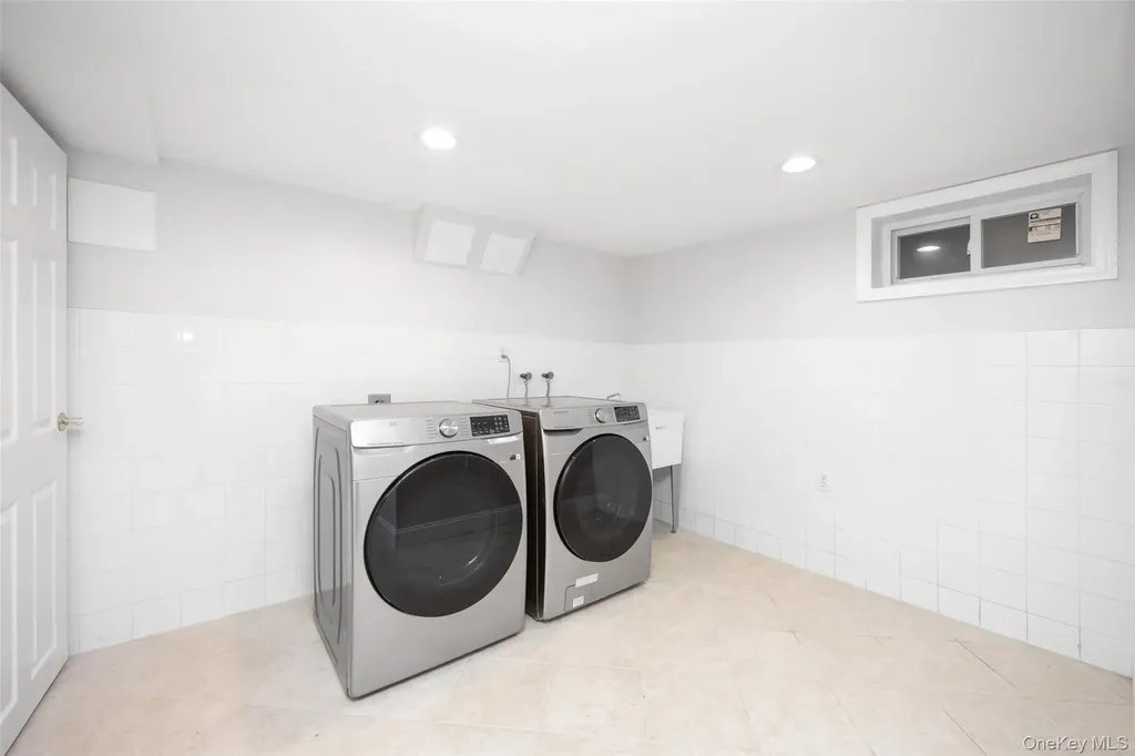 36 Red Spring Lane Glen Cove NY 11542
