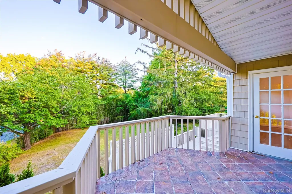 36 Red Spring Lane Glen Cove NY 11542