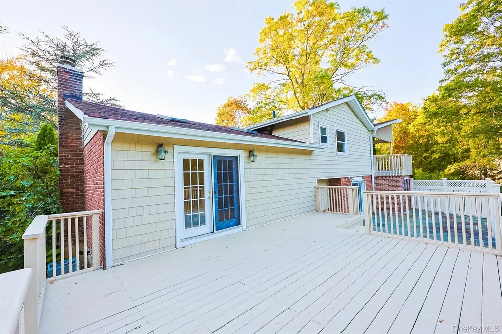 36 Red Spring Lane Glen Cove NY 11542