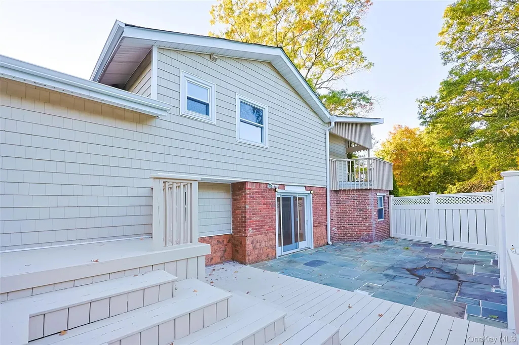36 Red Spring Lane Glen Cove NY 11542