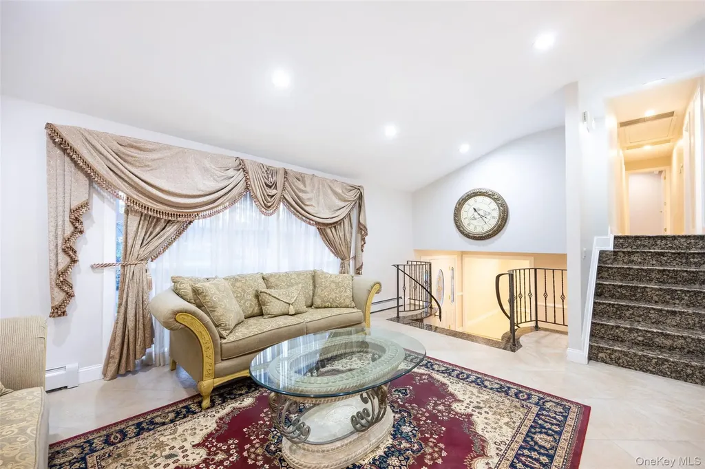 36 Red Spring Lane Glen Cove NY 11542