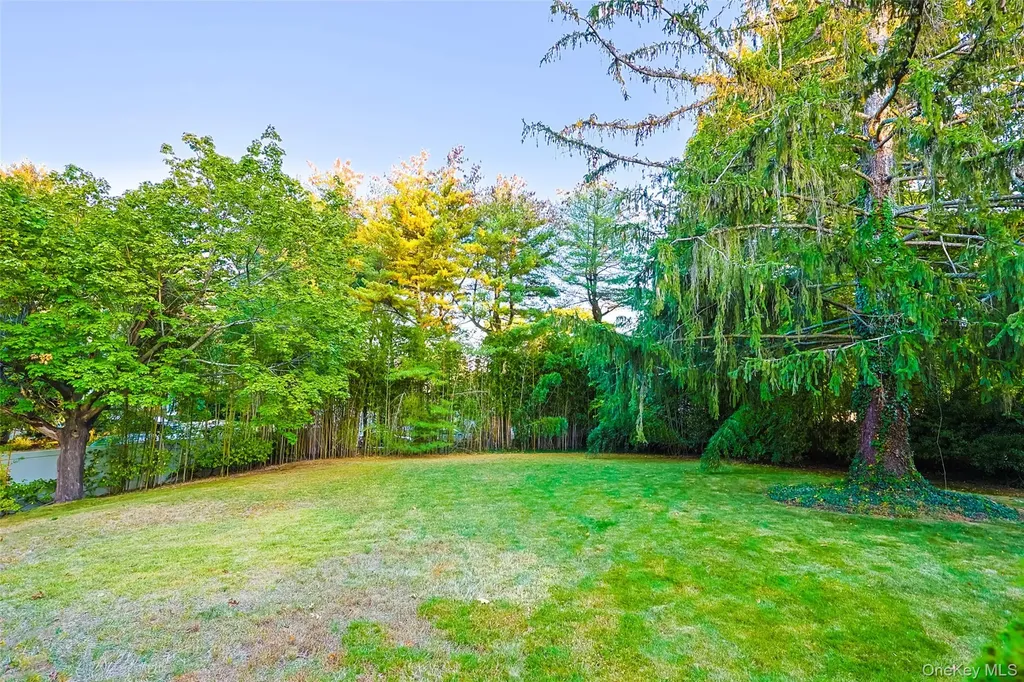 36 Red Spring Lane Glen Cove NY 11542