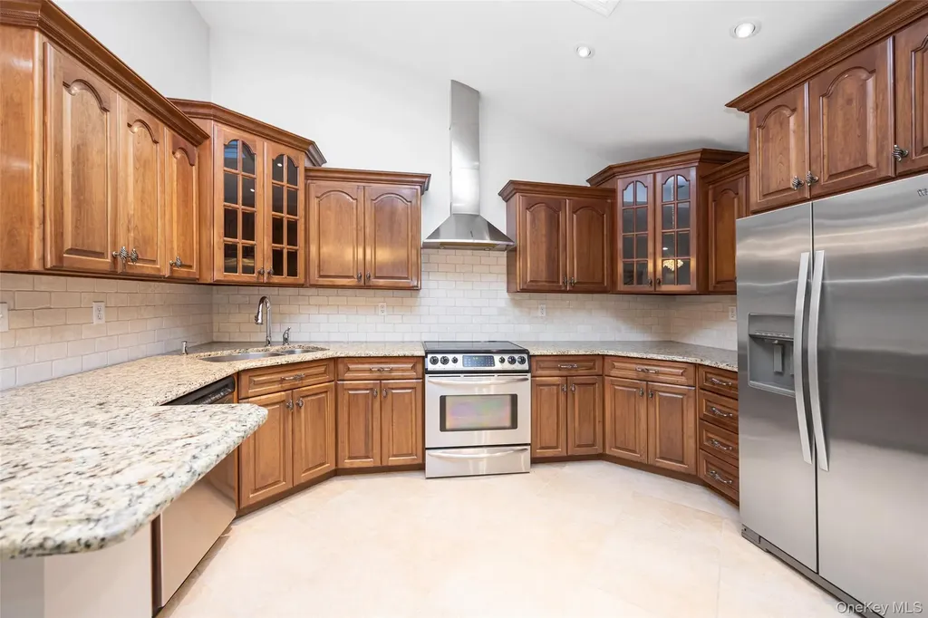 36 Red Spring Lane Glen Cove NY 11542