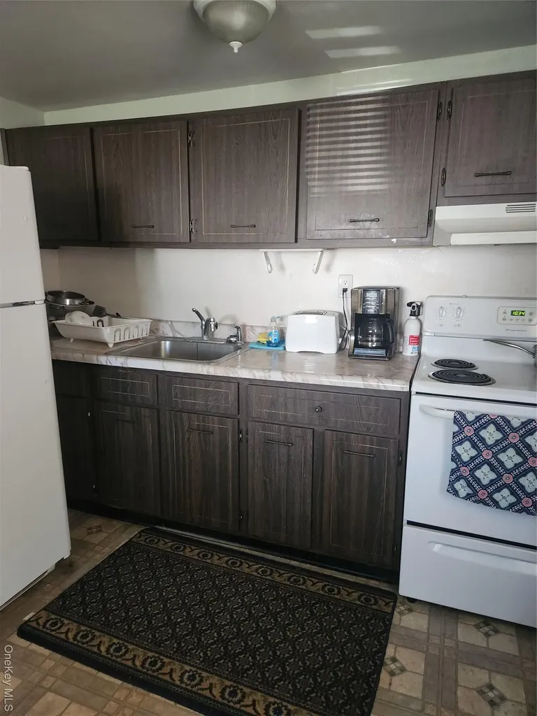 47 15th Avenue West Babylon NY 11704