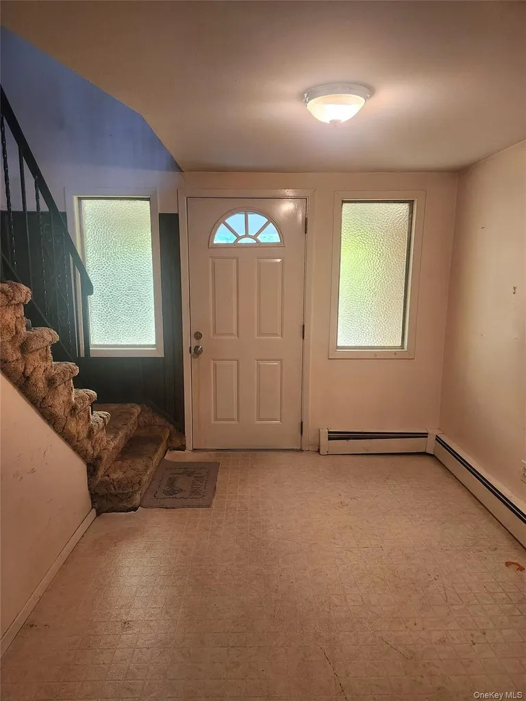 47 15th Avenue West Babylon NY 11704