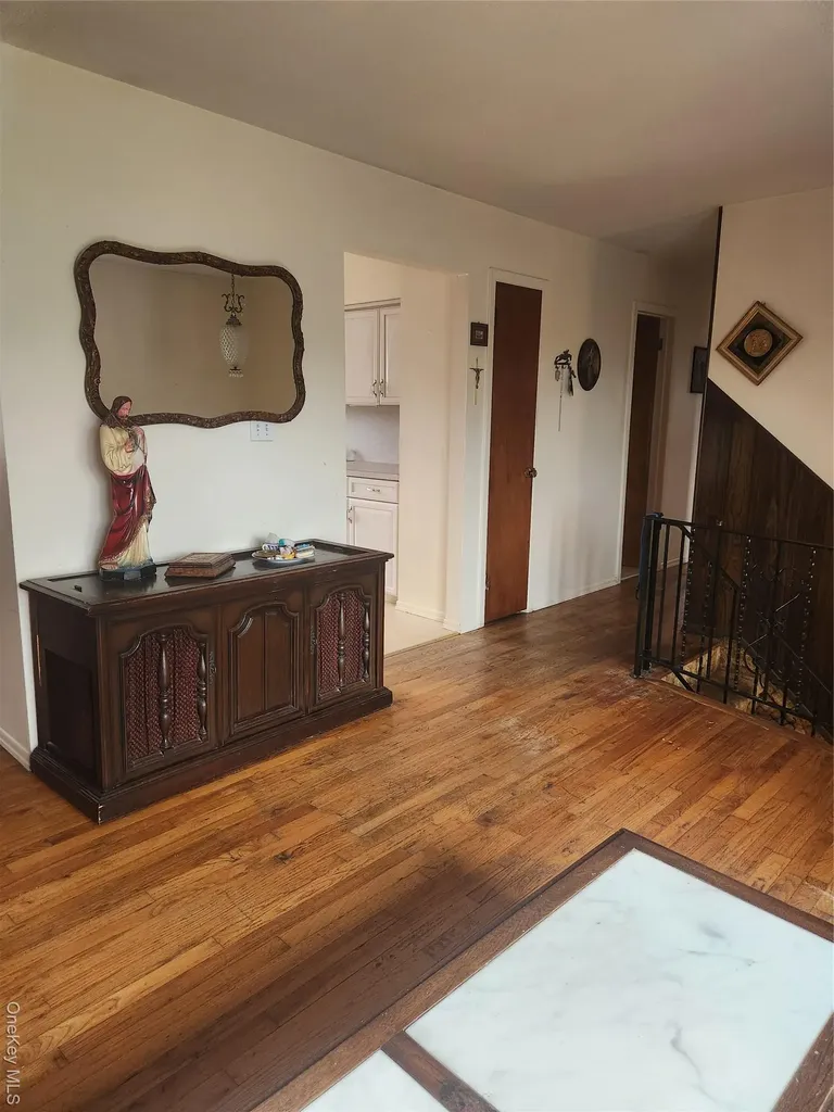 47 15th Avenue West Babylon NY 11704