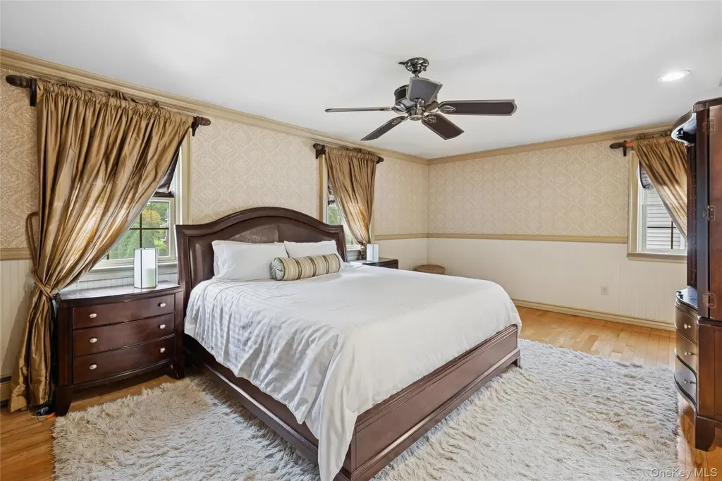 18 Knoll Lane Glen Head NY 11545