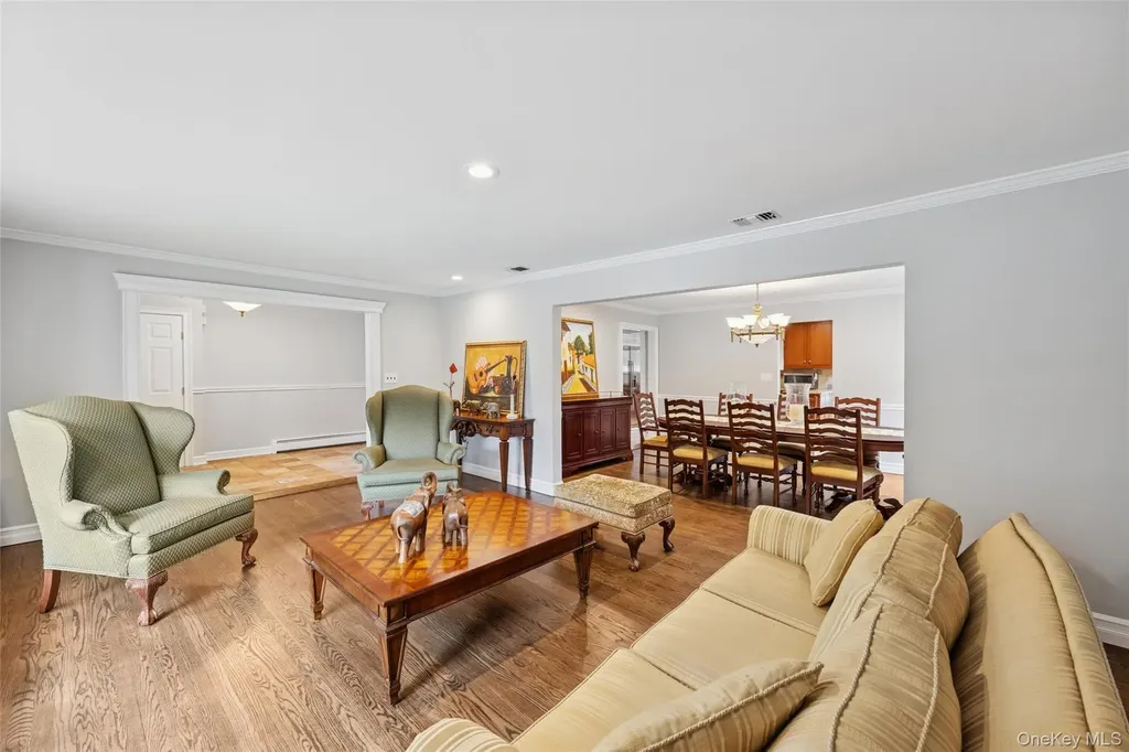 18 Knoll Lane Glen Head NY 11545