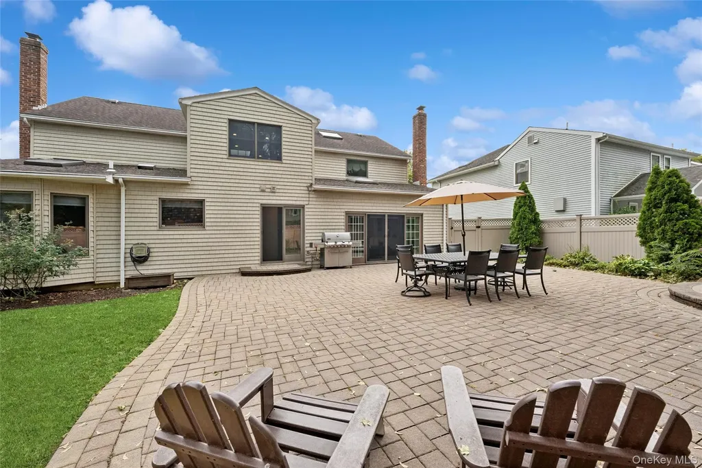 18 Knoll Lane Glen Head NY 11545
