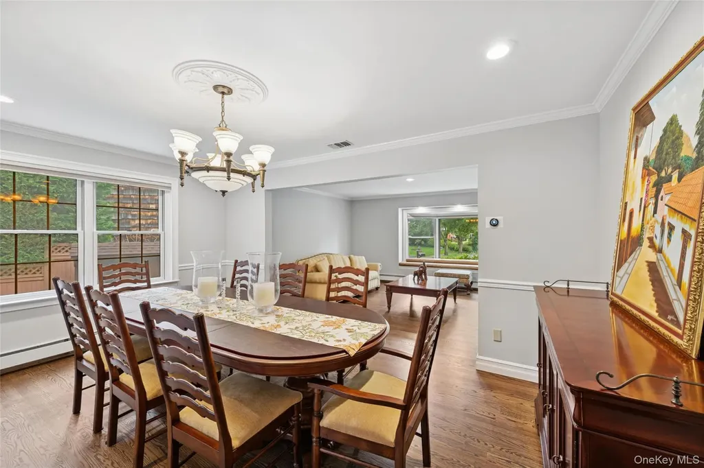 18 Knoll Lane Glen Head NY 11545
