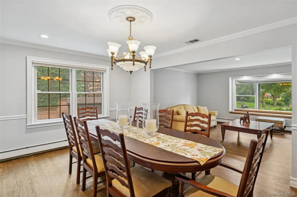 18 Knoll Lane Glen Head NY 11545