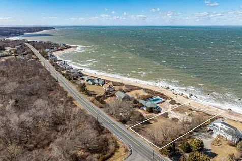 56875 Route 48 Greenport NY 11944