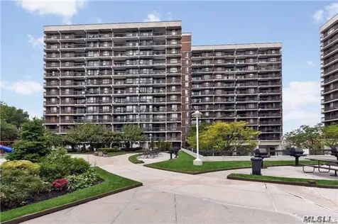 152-18 Union Turnpike Flushing NY 11367