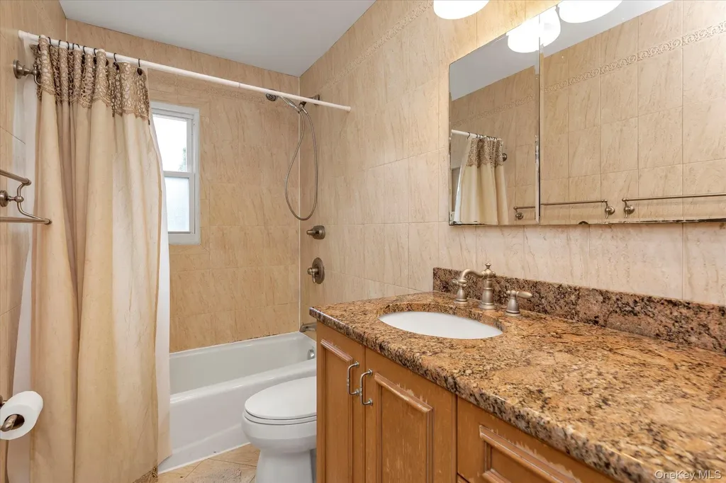 2072 Brighton Way Merrick NY 11566