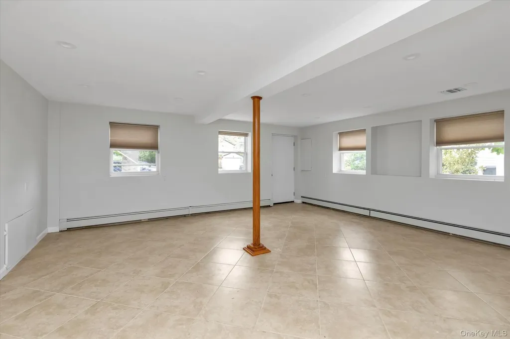 2072 Brighton Way Merrick NY 11566