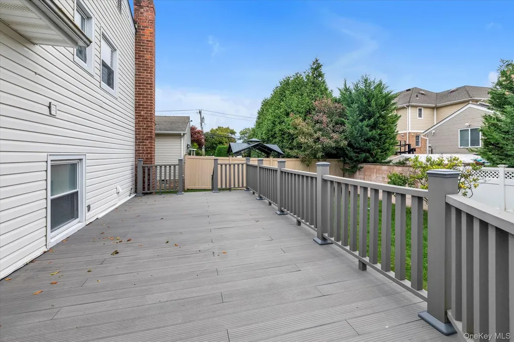2072 Brighton Way Merrick NY 11566