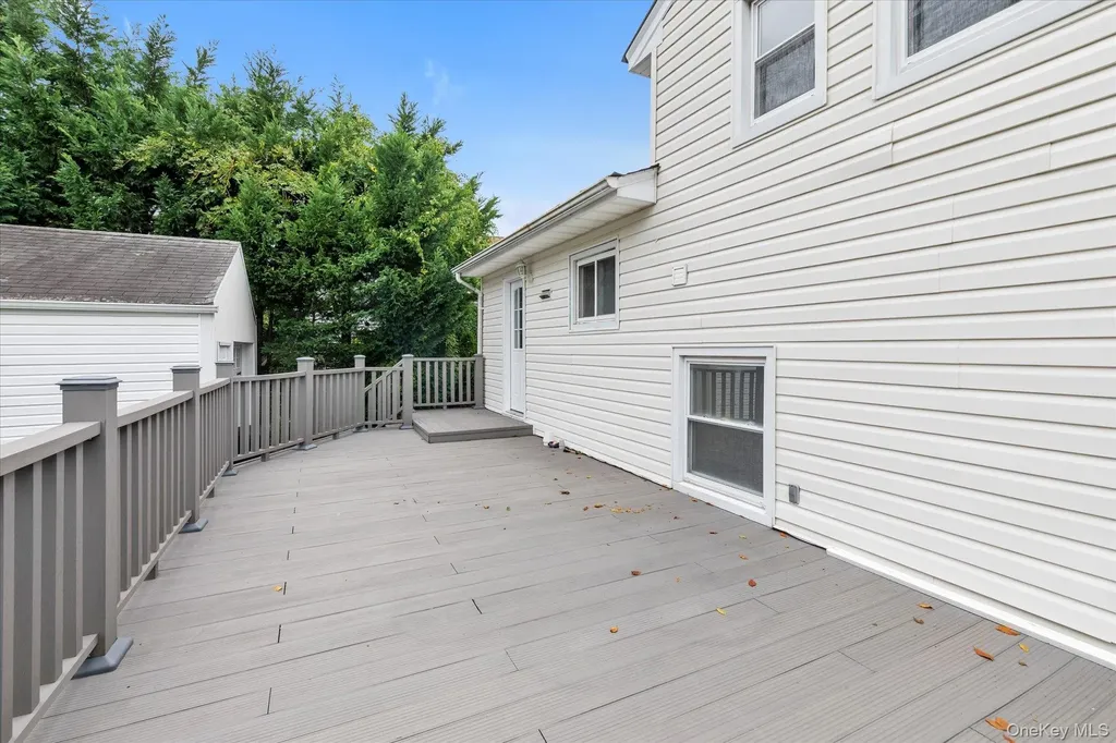 2072 Brighton Way Merrick NY 11566