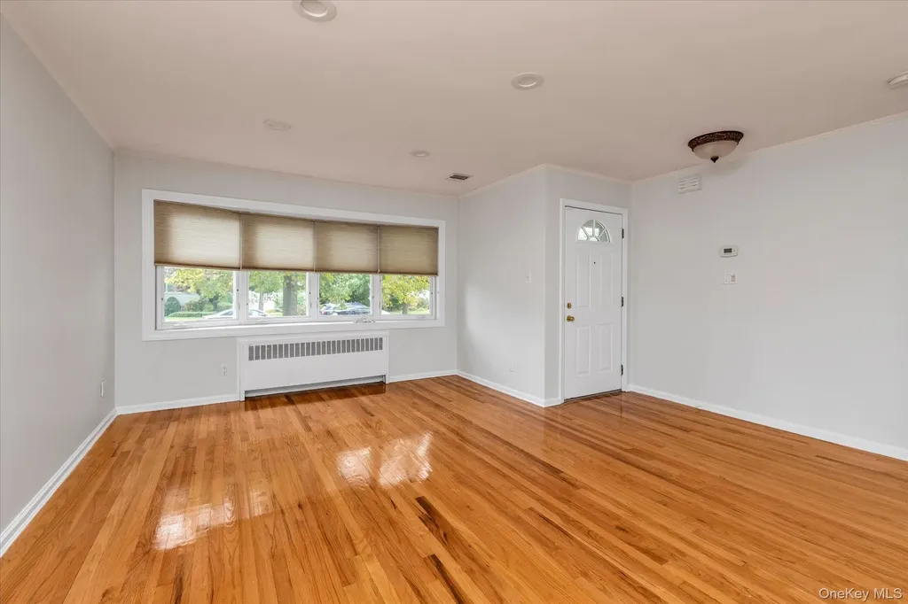 2072 Brighton Way Merrick NY 11566