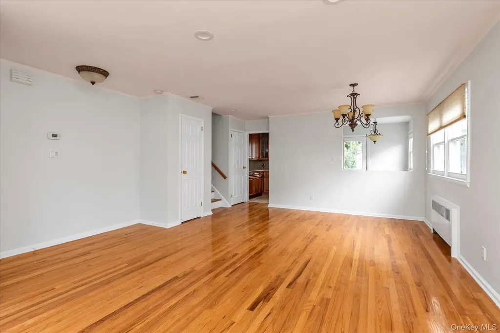 2072 Brighton Way Merrick NY 11566
