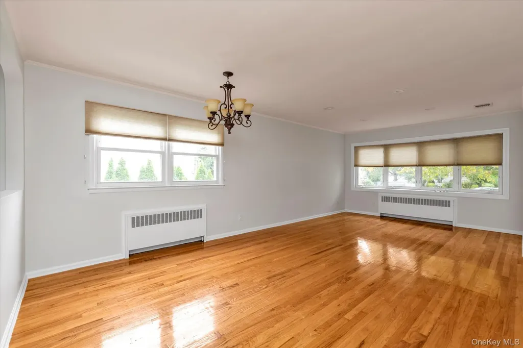 2072 Brighton Way Merrick NY 11566