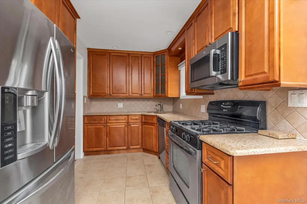 2072 Brighton Way Merrick NY 11566