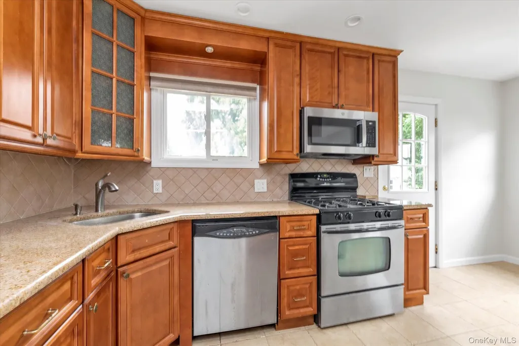 2072 Brighton Way Merrick NY 11566