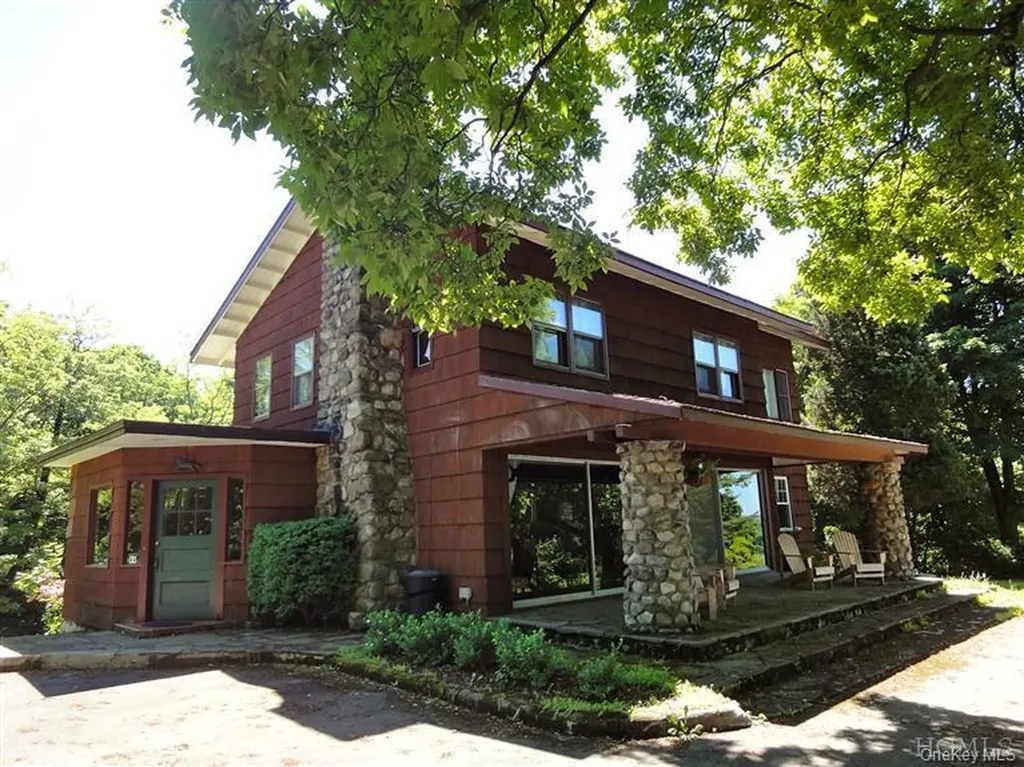 376 Lane Gate Road Cold Spring NY 10516