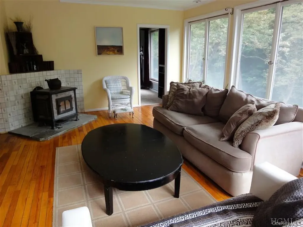 376 Lane Gate Road Cold Spring NY 10516
