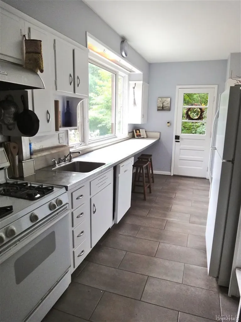 376 Lane Gate Road Cold Spring NY 10516