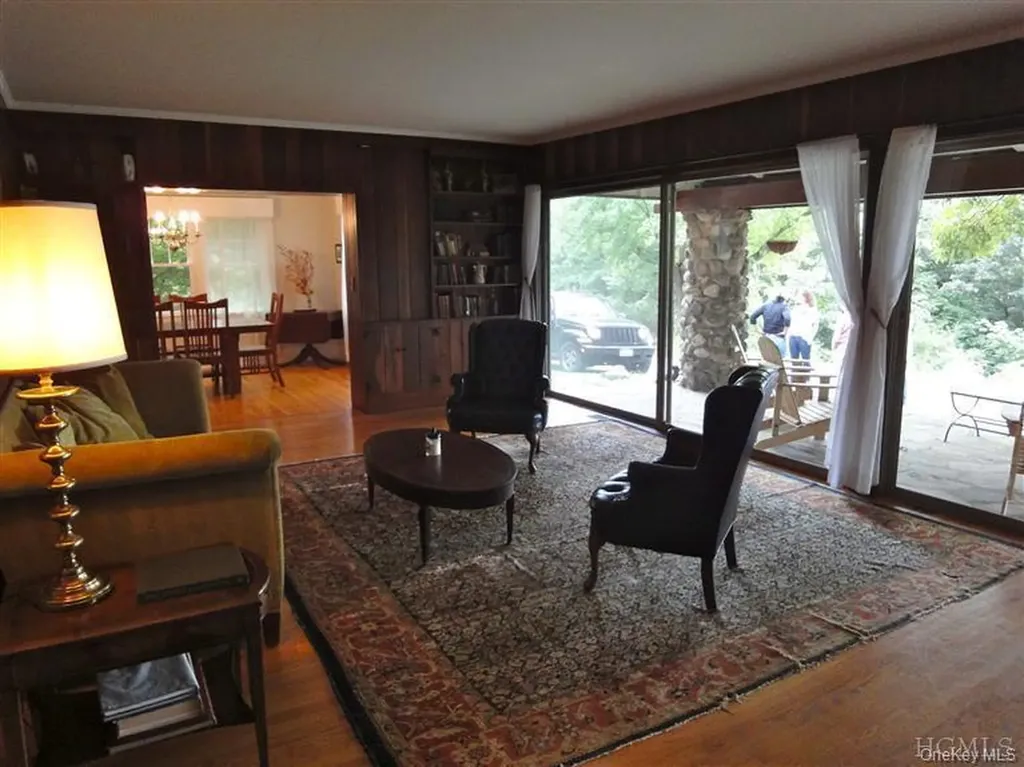 376 Lane Gate Road Cold Spring NY 10516