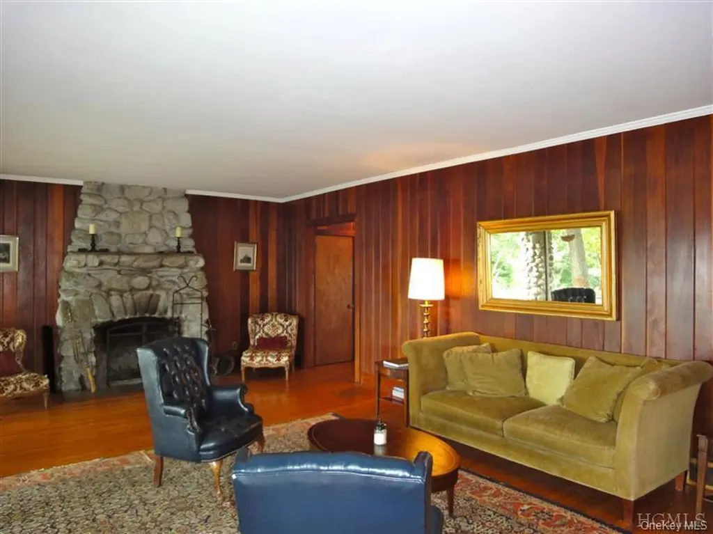 376 Lane Gate Road Cold Spring NY 10516