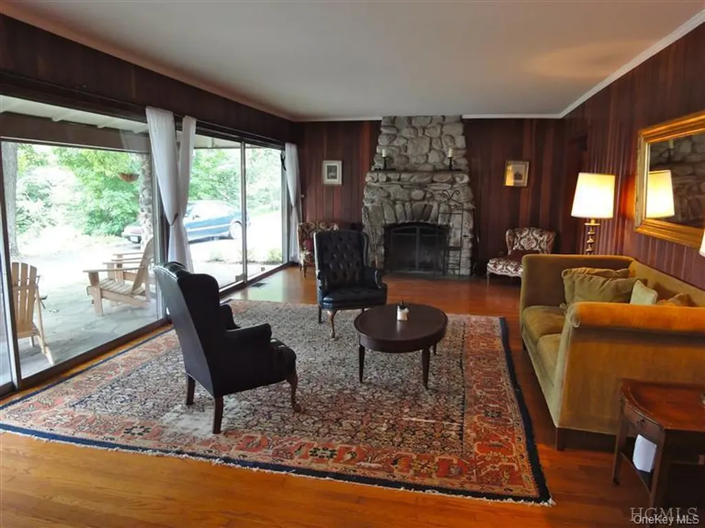 376 Lane Gate Road Cold Spring NY 10516