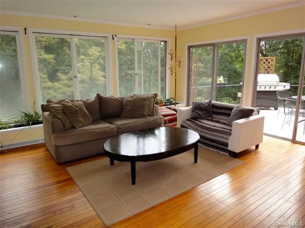 376 Lane Gate Road Cold Spring NY 10516